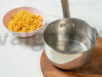 Makaronai su sūriu ir kiaušiniu Žingsnis 1