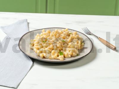 Makaronai su sūriu ir kiaušiniu pagrindine nuotrauka