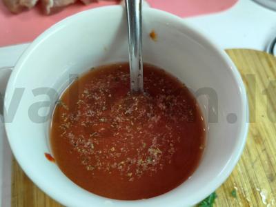 Kiauliena su baklažanais, cukinijomis, bulvėmis ir pomidoru Žingsnis 3