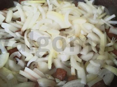 Kiaulienos kepenėlės, troškintos grietinėje su svogūnais Žingsnis 4