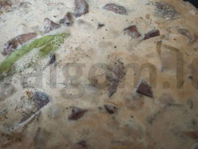 Kiaulienos kepenėlės, troškintos grietinėje su svogūnais Žingsnis 5