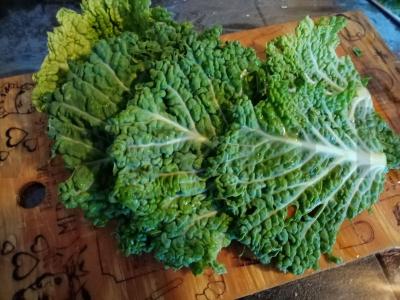 Salotas „Sezoninis mišinys“ su česnaku ir kalendra Žingsnis 1