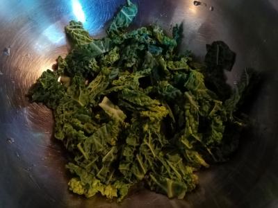 Salotas „Sezoninis mišinys“ su česnaku ir kalendra Žingsnis 2