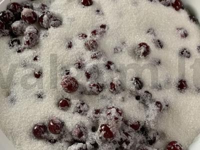 Vyšnių uogienė su sodriu skoniu Žingsnis 1