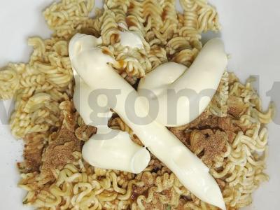 Greito paruošimo makaronų ir kiaulienos troškinio sriuba Žingsnis 2