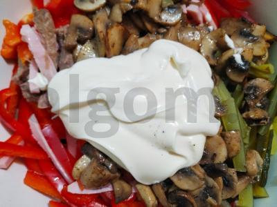 Salotas su jautienos liežuviu, paprikomis ir grybais Žingsnis 2