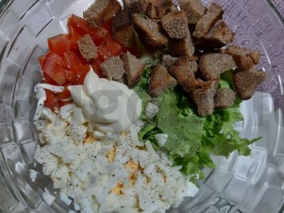 Salotas su vištienos krūtinėle, sūriu ir kiaušiniu Žingsnis 5