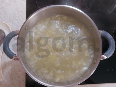 Suomijos žuvienė su grietinėlėmis Žingsnis 1