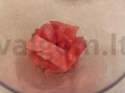 Dviejų sluoksnių arbūzų-granatų kokteilis Žingsnis 1
