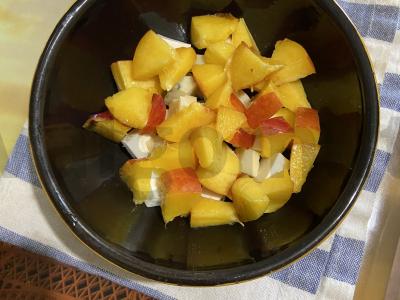 Salotas „Trys sūriai“ su salsos padažu ir riešutais Žingsnis 2