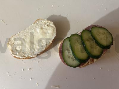 Neįtikėtinai skanus ir traškus karštas sumuštinis ilgam keliui Žingsnis 5