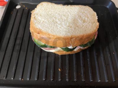 Neįtikėtinai skanus ir traškus karštas sumuštinis ilgam keliui Žingsnis 7