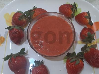 Braškinių konfitas pagrindine nuotrauka