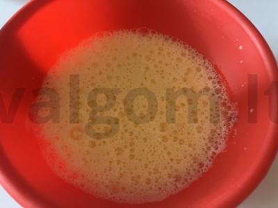 Ažūriniai blynai ant verdančio vandens su sviestu Žingsnis 2