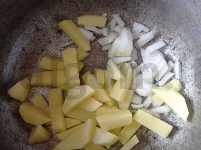 Troškinta bulvė su vištiena Žingsnis 1