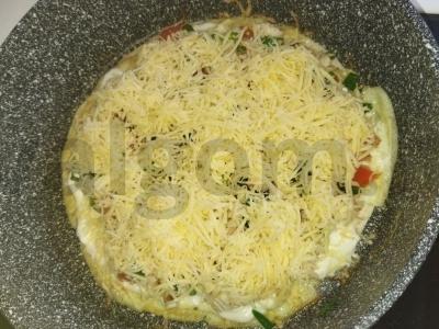 Keksadija su vištiena, pomidorais ir žolelėmis pusryčiams Žingsnis 3