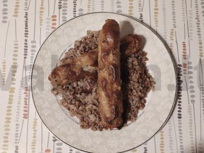 Kumpiai majonezo-garstyčių apsiauste su grikių koše pagrindine nuotrauka