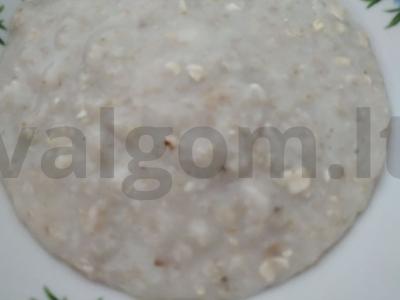 Sotūs avižiniai dribsniai su džiovintais vaisiais pagrindine nuotrauka