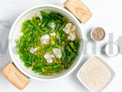 Ryžiai su šaldytais daržovėmis masalos padaže Žingsnis 1