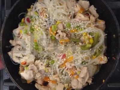 Funchosa su vištiena, meksikietiška mišraine ir sezamu Žingsnis 4