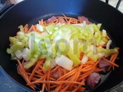 Kalakutiena su ryžiais ir daržovėmis Žingsnis 4