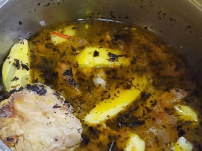 Šurpa iš kiaulienos su kaulais pagrindine nuotrauka