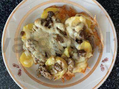 Bulvės su miško grybais orkaitėje pagrindine nuotrauka