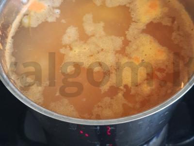 Sriuba su makaronais ir meatballs Žingsnis 2