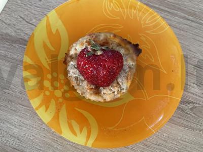 Bananiniai keksiukai su uogų jogurtu pagrindine nuotrauka