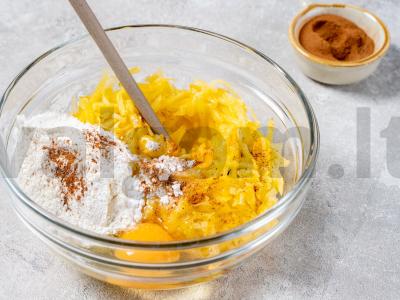 Aromatingi moliūgų blynai Žingsnis 1