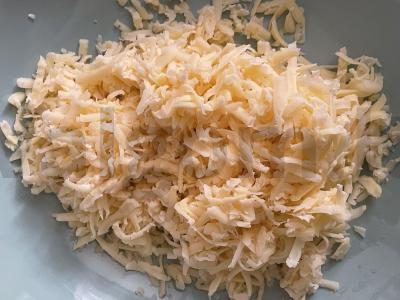 Švelnus sūrio padažas bulvėms ir mėsai Žingsnis 1