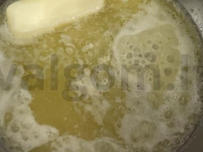 Švelnus sūrio padažas bulvėms ir mėsai Žingsnis 2