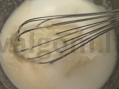 Švelnus sūrio padažas bulvėms ir mėsai Žingsnis 4