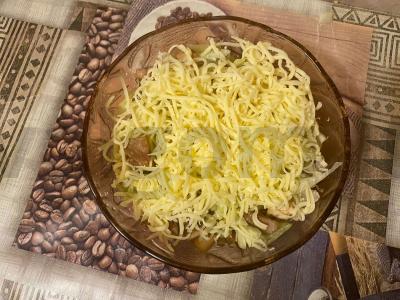 Šiltas salotas su vištiena ir kiauliena Žingsnis 8