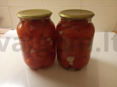 Pomidorai su česnaku pagrindine nuotrauka