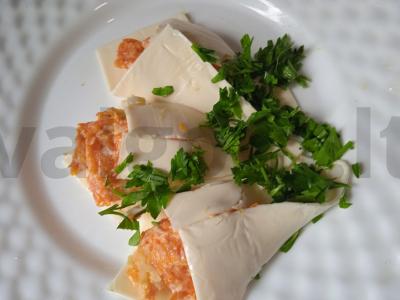 Užkandis „Lelijos“ su lydytu sūriu ir morkomis pagrindine nuotrauka