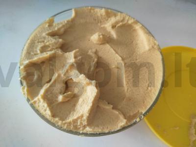 Klasikinis humusas iš avinžirnių pagrindine nuotrauka