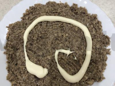 Salotas „Mimoza“ su morkomis ir sardinomis Žingsnis 2