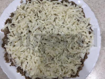 Salotas „Mimoza“ su morkomis ir sardinomis Žingsnis 3