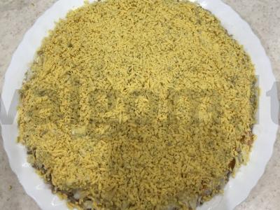 Salotas „Mimoza“ su morkomis ir sardinomis pagrindine nuotrauka