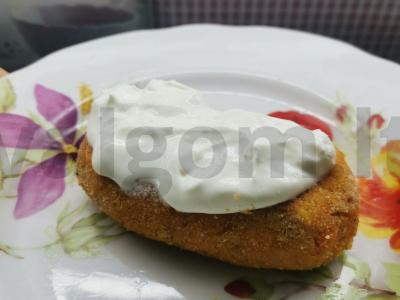 Morkų kotletai su manų kruopomis ir džiūvėsėliais pagrindine nuotrauka