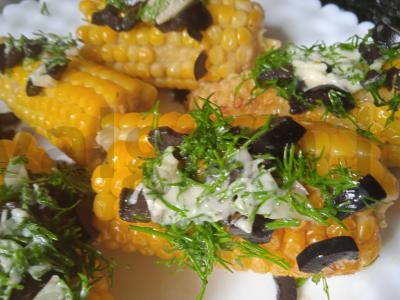 Kukurūza su alyvuogių padažu pagrindine nuotrauka