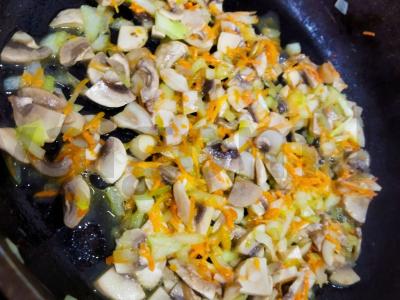 Sūrio sriuba su grybais Žingsnis 2