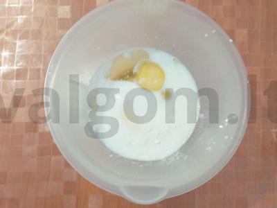 Avižų blynas su kivio gabaliukais pusryčiams Žingsnis 1