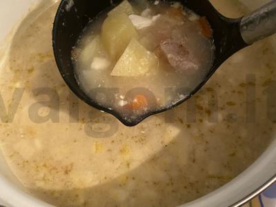 Grietininis sriuba su kiauliena pagrindine nuotrauka