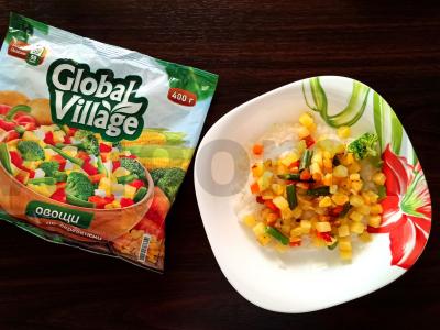 Ryžiai su daržovėmis kaimiškai pagrindine nuotrauka