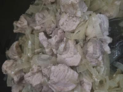 Mėsa lėtoje viryklėje pagrindine nuotrauka