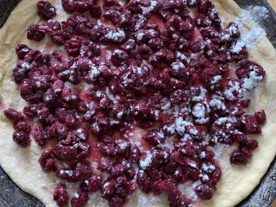 Pyragas su vyšniomis ant pieno Žingsnis 7