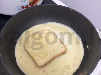 Omletas su tostų duona Žingsnis 5