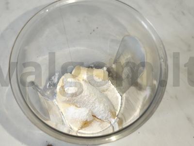 Bananų pieno kokteilis su grietinėlėmis Žingsnis 1